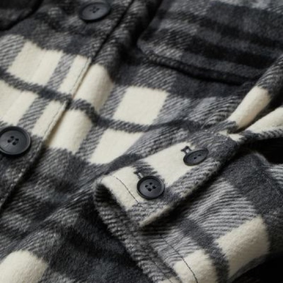 H&M plaid shacket - Picture 2 of 4